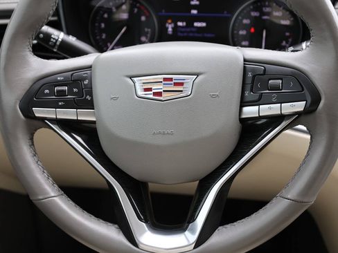 Used 2022 Cadillac XT6 Premium Luxury w/ Technology Package AWD/4WD image 18