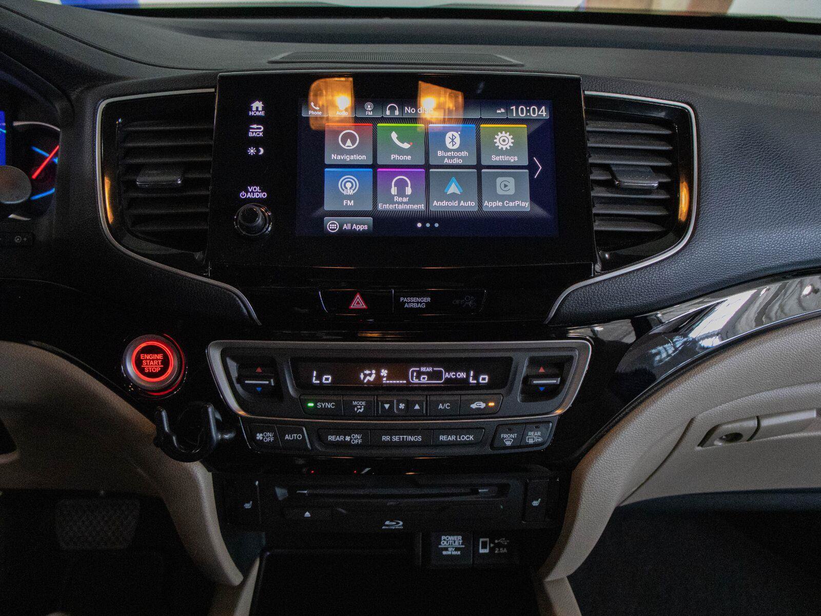 Used 2022 Honda Pilot Touring image 4