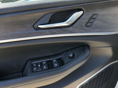 New 2026 Jeep Grand Cherokee Limited w/ Limited Altitude Package image 9