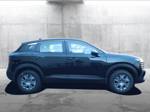 New 2026 Nissan Kicks S image 5