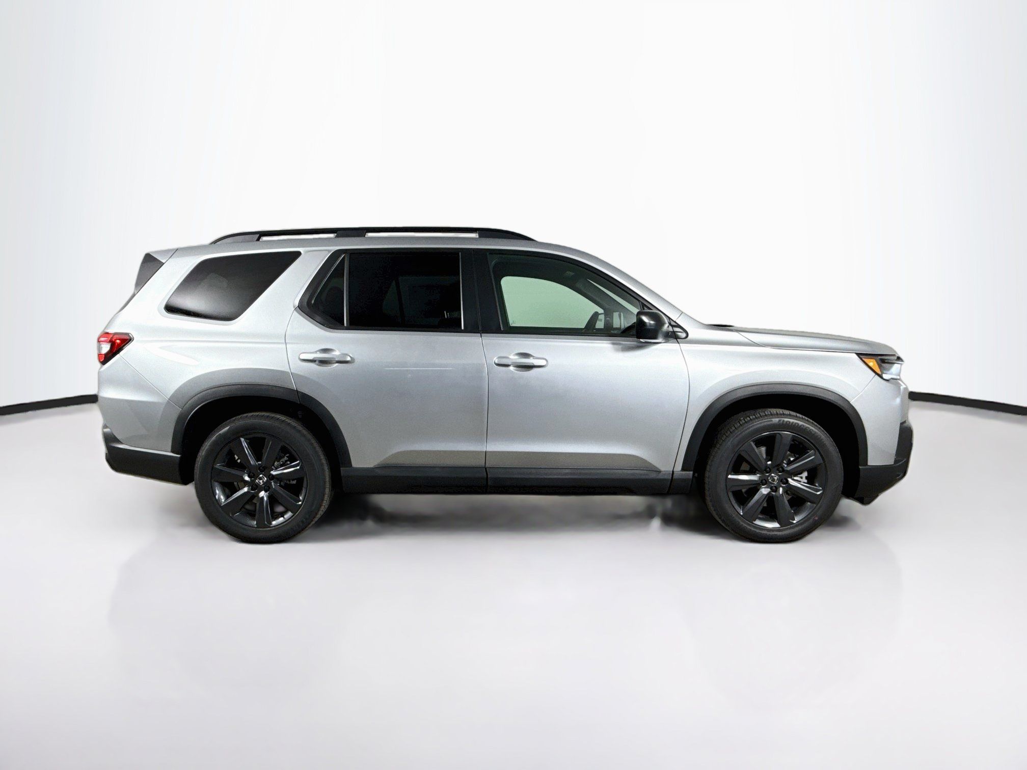 New 2026 Honda Pilot Sport image 2