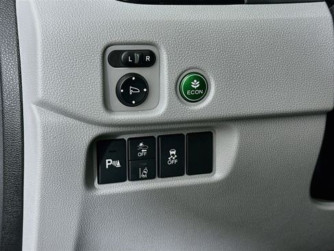 Used 2021 Honda Pilot Touring image 16