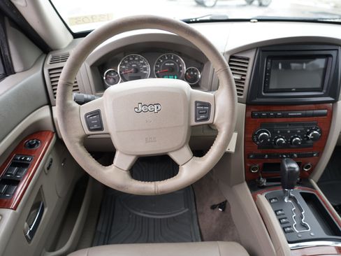 Used 2007 Jeep Grand Cherokee Limited image 19