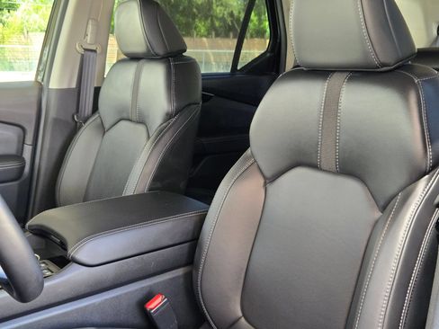 Used 2025 Honda Pilot EX-L image 13