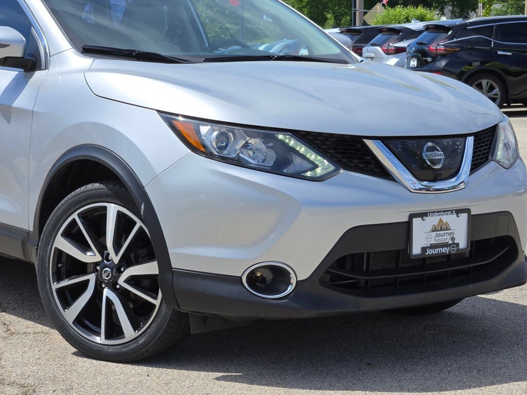 Used 2018 Nissan Rogue Sport SL w/ SL Premium Package AWD/4WD image 2