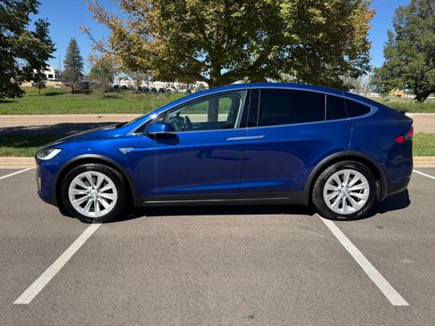 Used 2016 Tesla Model X 75D AWD/4WD image 2