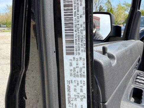 Used 2012 Jeep Liberty Sport image 11