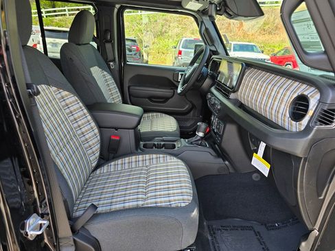 New 2026 Jeep Gladiator Sport AWD/4WD image 24