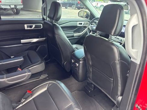 Used 2023 Ford Explorer XLT w/ Equipment Group 202A RWD image 10