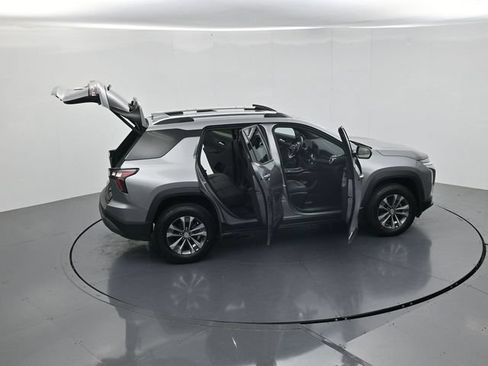 Used 2025 Chevrolet Equinox LT w/ Convenience Package II FWD image 50