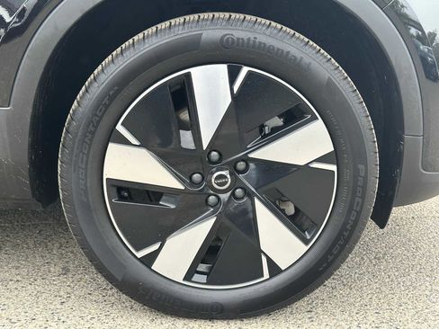 Used 2025 Volvo EX40 Core w/ Climate Package AWD/4WD image 9