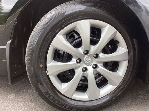 Certified 2025 Toyota Corolla LE FWD image 5