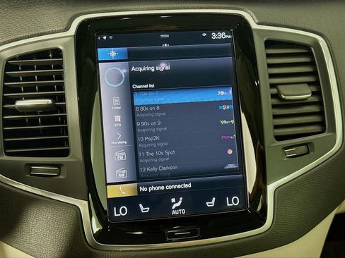 Used 2021 Volvo XC90 T6 Momentum w/ Protection Package Premier image 16