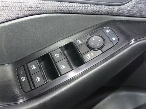 Used 2023 Nissan Rogue S AWD/4WD image 19