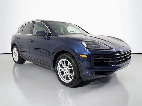 Certified 2025 Porsche Cayenne AWD/4WD image 7
