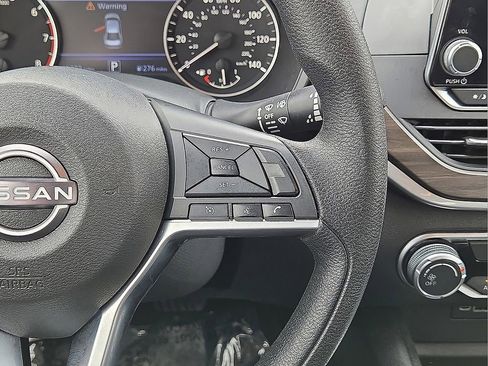 Used 2025 Nissan Altima 2.5 SV image 19