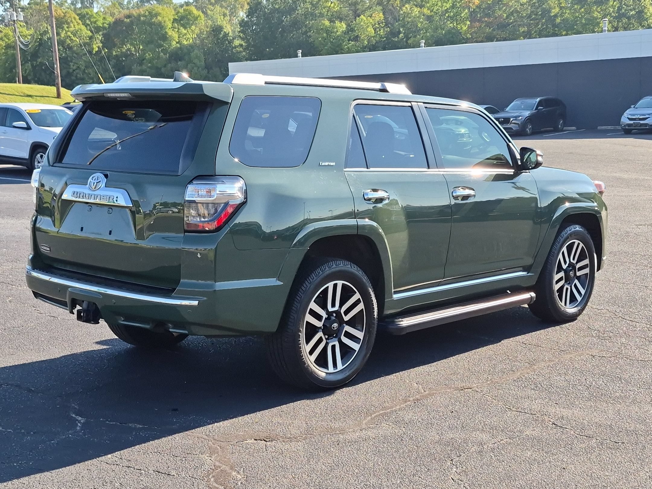 Used 2022 Toyota 4Runner Limited AWD/4WD image 5