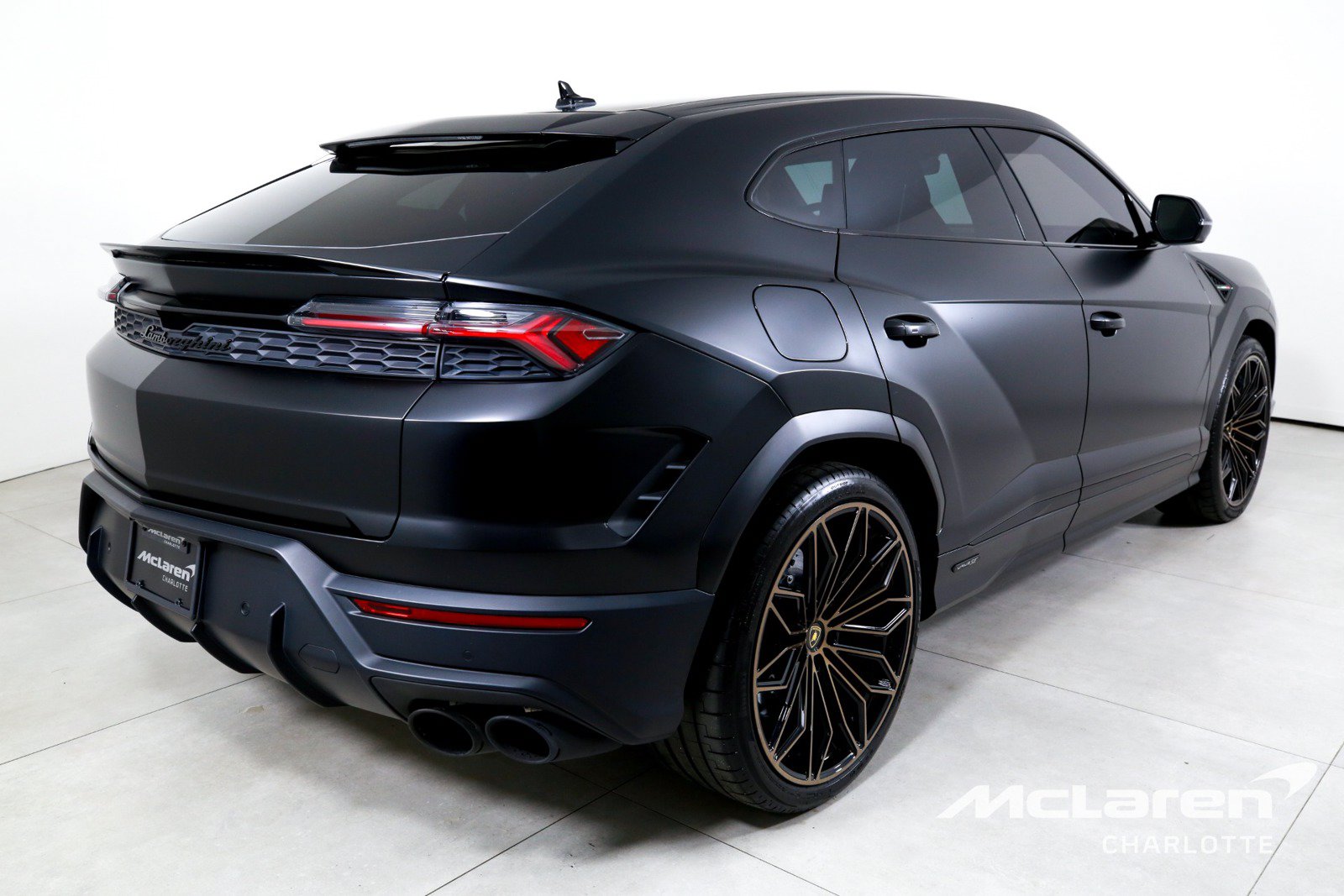 Used 2025 Lamborghini Urus S AWD/4WD image 8