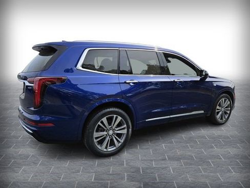 Certified 2025 Cadillac XT6 Premium Luxury FWD image 7