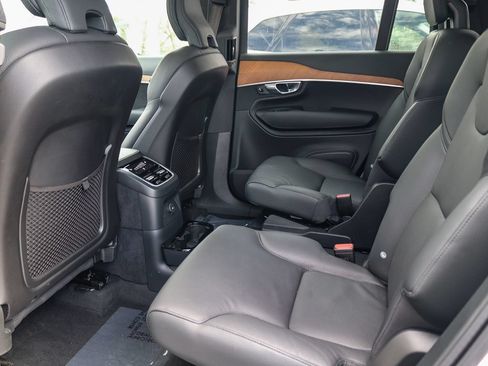 Used 2025 Volvo XC90 T8 Plus w/ Protection Package Premier AWD/4WD image 19