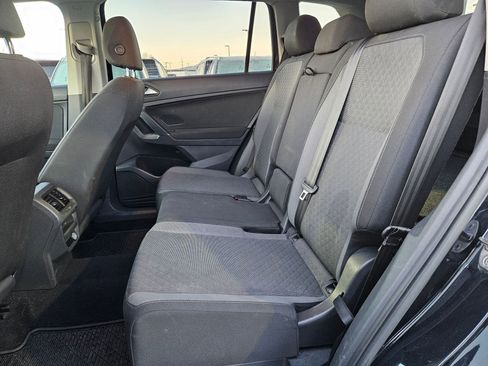 Used 2020 Volkswagen Tiguan S image 30