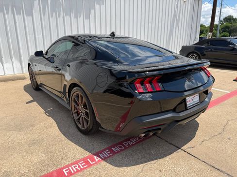 Used 2024 Ford Mustang GT Premium RWD image 4