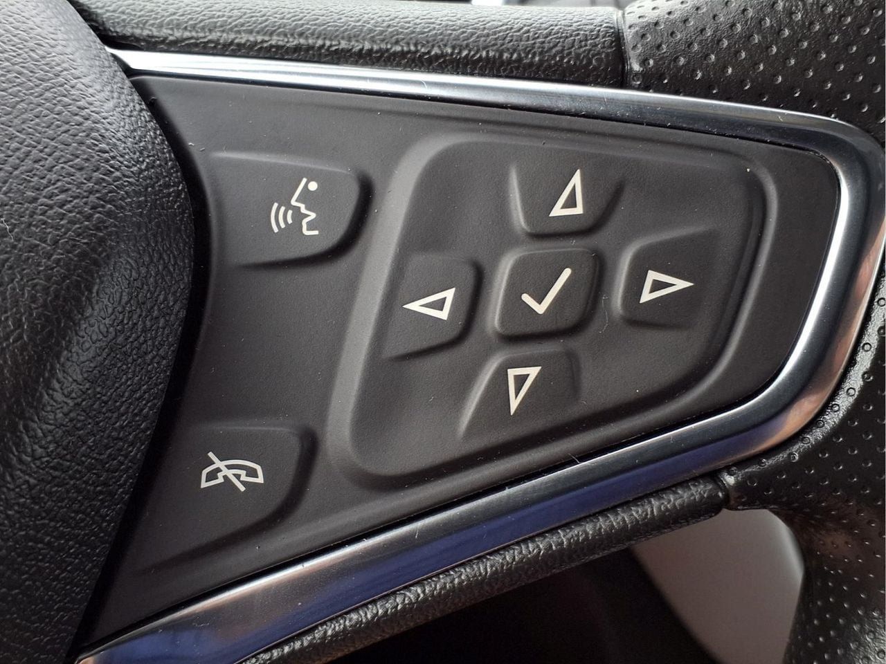 Used 2021 Chevrolet Equinox LS w/ LS Convenience Package AWD/4WD image 22