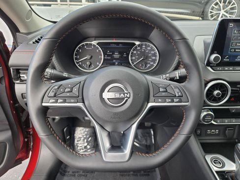 Used 2025 Nissan Sentra SR FWD image 15