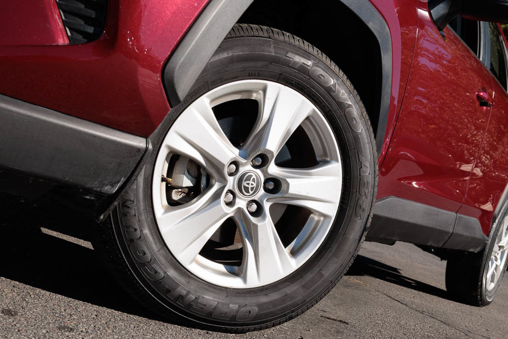 Used 2021 Toyota RAV4 XLE w/ Convenience Package AWD/4WD image 8