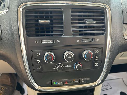 Used 2014 Dodge Grand Caravan SXT w/ Quick Order Package 29G SXT FWD image 23