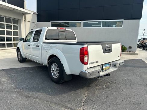 Used 2015 Nissan Frontier SV w/ SV Value Truck Package RWD image 11