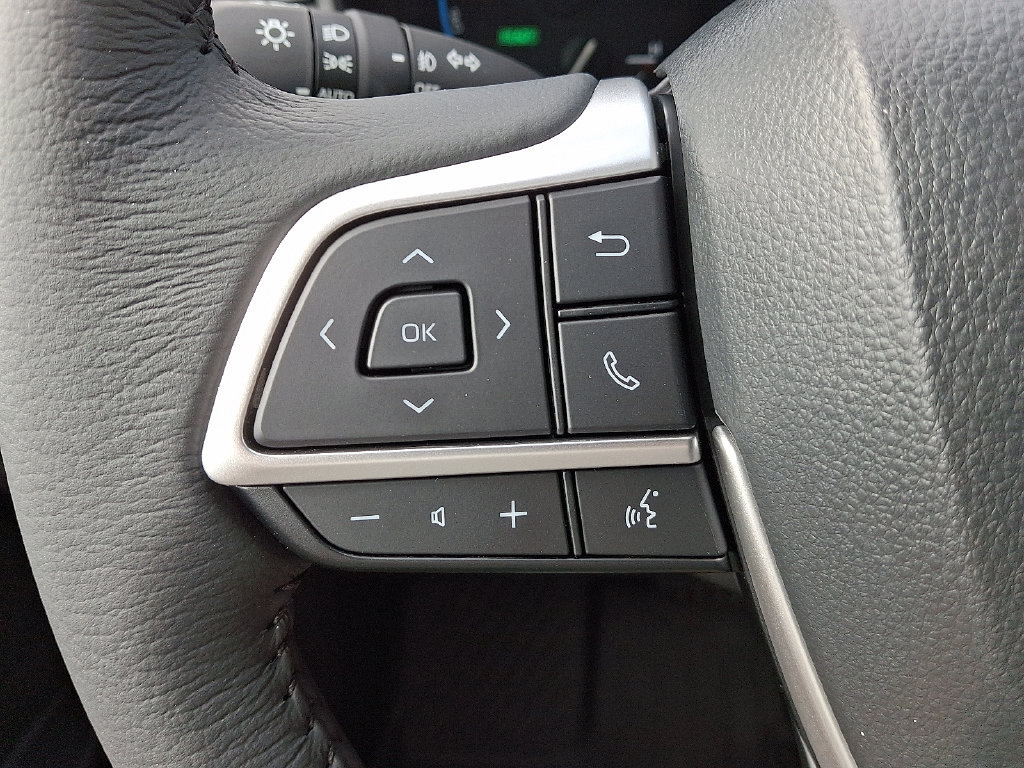 Used 2026 Toyota Sienna XLE FWD image 26