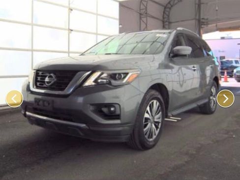 Used 2020 Nissan Pathfinder SL image 1