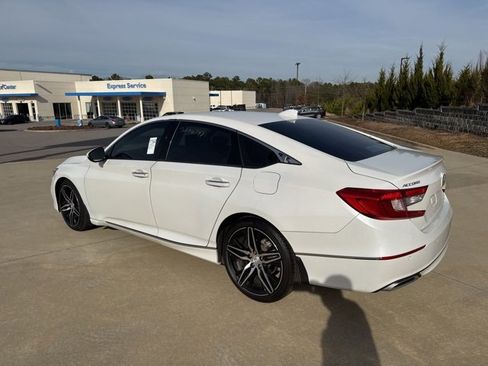 Used 2021 Honda Accord Touring image 4