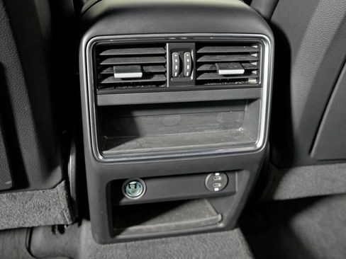 Used 2020 Porsche Cayenne AWD/4WD image 40