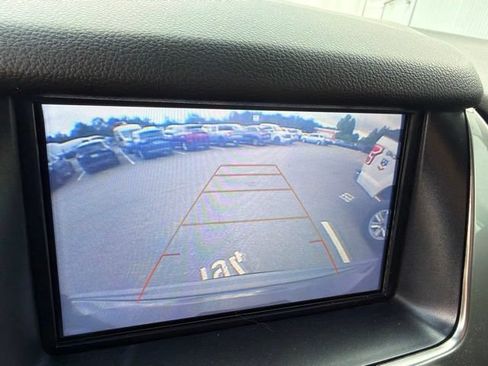 Used 2019 Chevrolet Suburban Premier RWD image 16