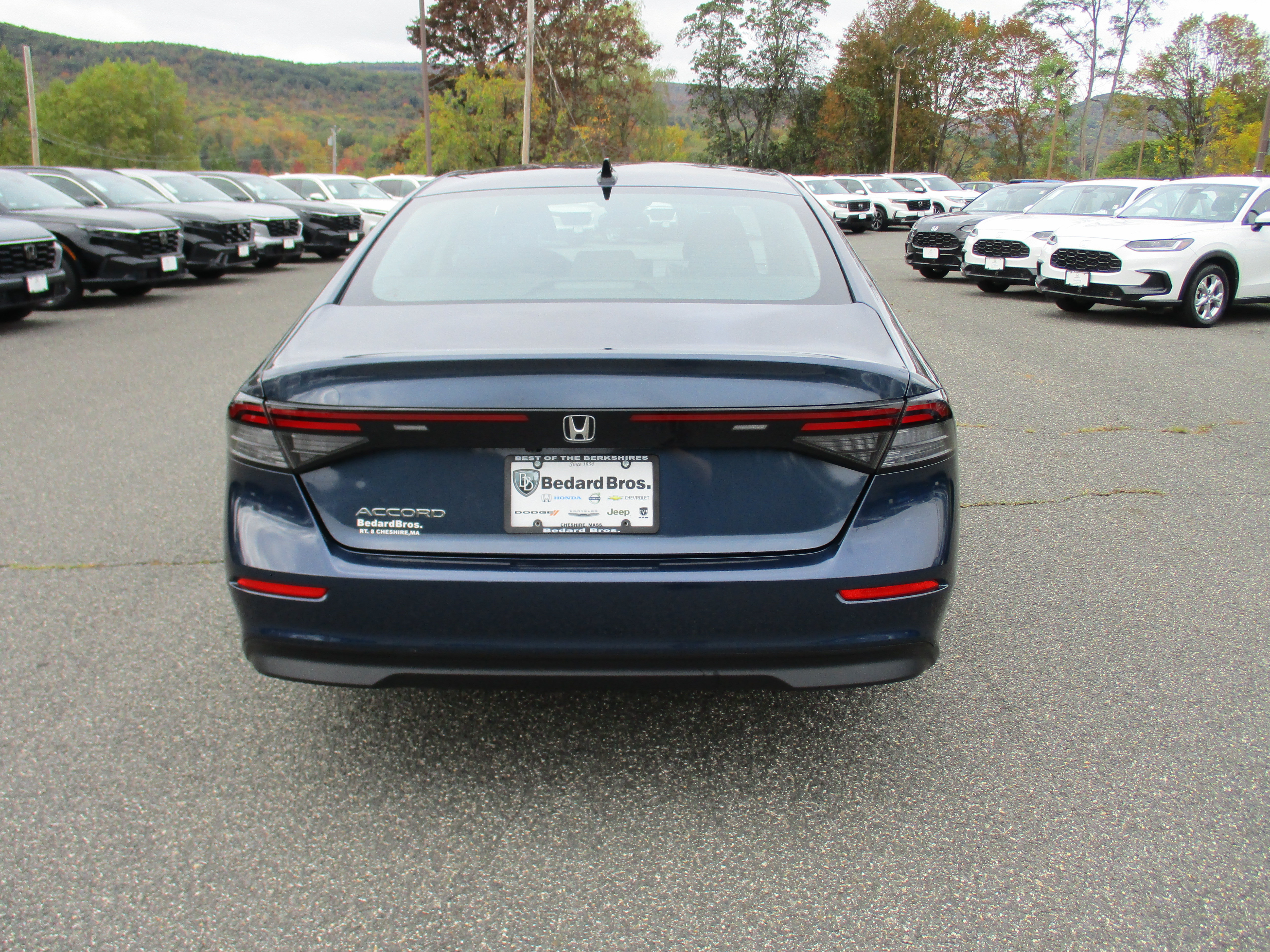 Certified 2025 Honda Accord SE image 5