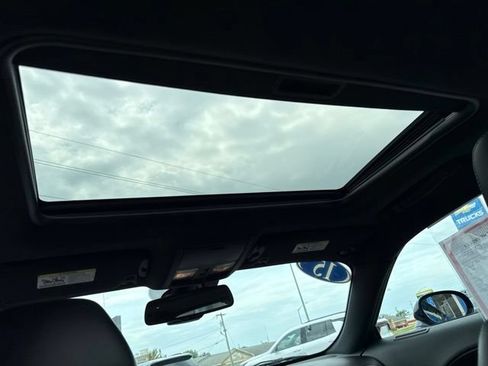 Used 2015 Dodge Challenger SXT Plus w/ Technology Group RWD image 15