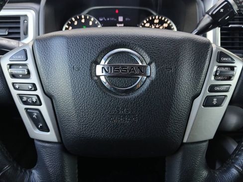 Used 2021 Nissan Titan SV w/ SV Convenience Package RWD image 5