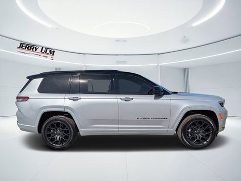 New 2025 Jeep Grand Cherokee L Summit w/ Advanced Protech Group IV image 2