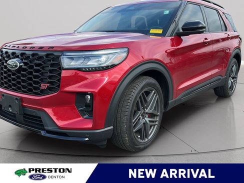 Used 2025 Ford Explorer ST AWD/4WD image 1
