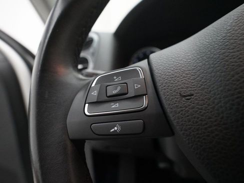 Used 2013 Volkswagen Tiguan SEL image 17