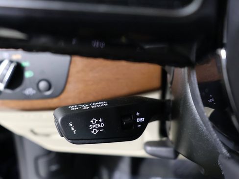 Used 2023 Audi A4 2.0T Premium w/ Convenience Package image 26