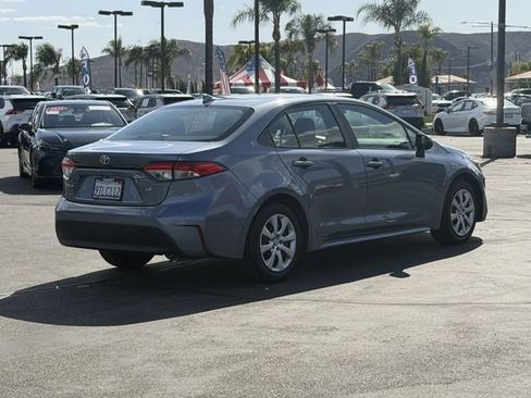 Used 2025 Toyota Corolla LE FWD image 5