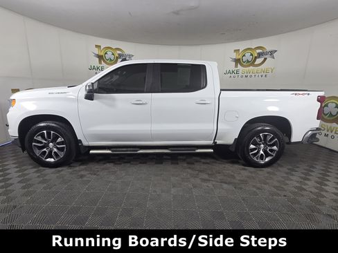 Used 2022 Chevrolet Silverado 1500 LT AWD/4WD image 4