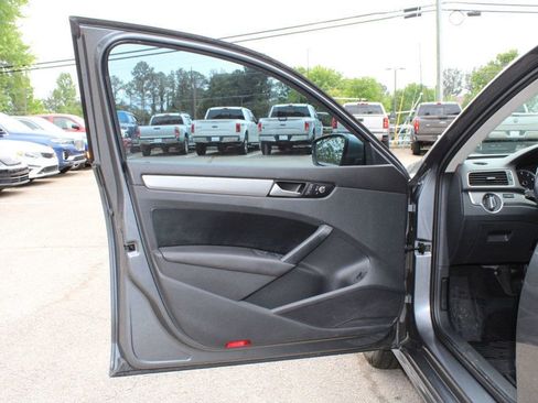 Used 2015 Volkswagen Passat 1.8T Limited Edition FWD image 12