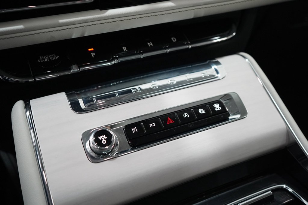 Used 2026 Lincoln Aviator Reserve AWD/4WD image 28