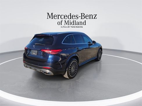 Used 2023 Mercedes-Benz GLC 300 4MATIC image 8