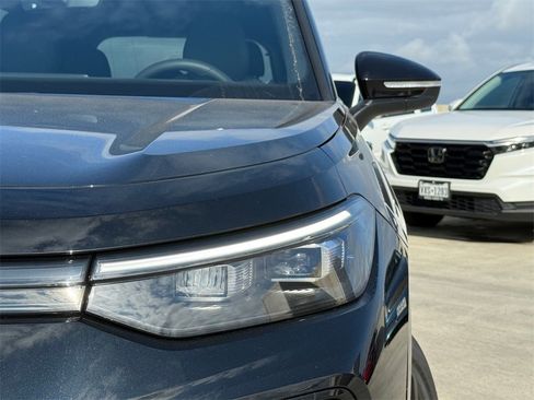 New 2026 Volkswagen Tiguan SE R-Line image 3