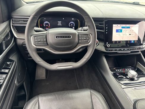 Used 2022 Jeep Wagoneer Series II AWD/4WD image 17